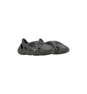 Adidas Yeezy Foam RNR "Carbon"